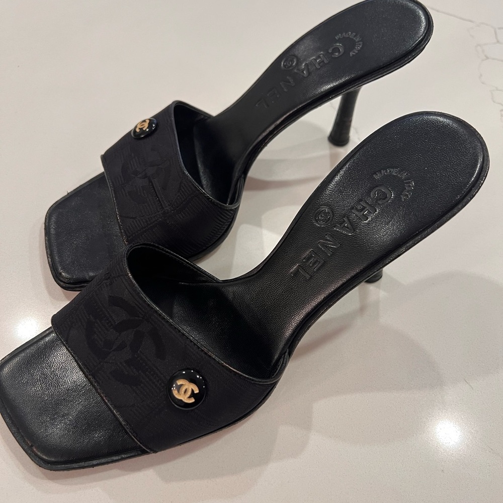 CHANEL Black Heels with Gold Accent